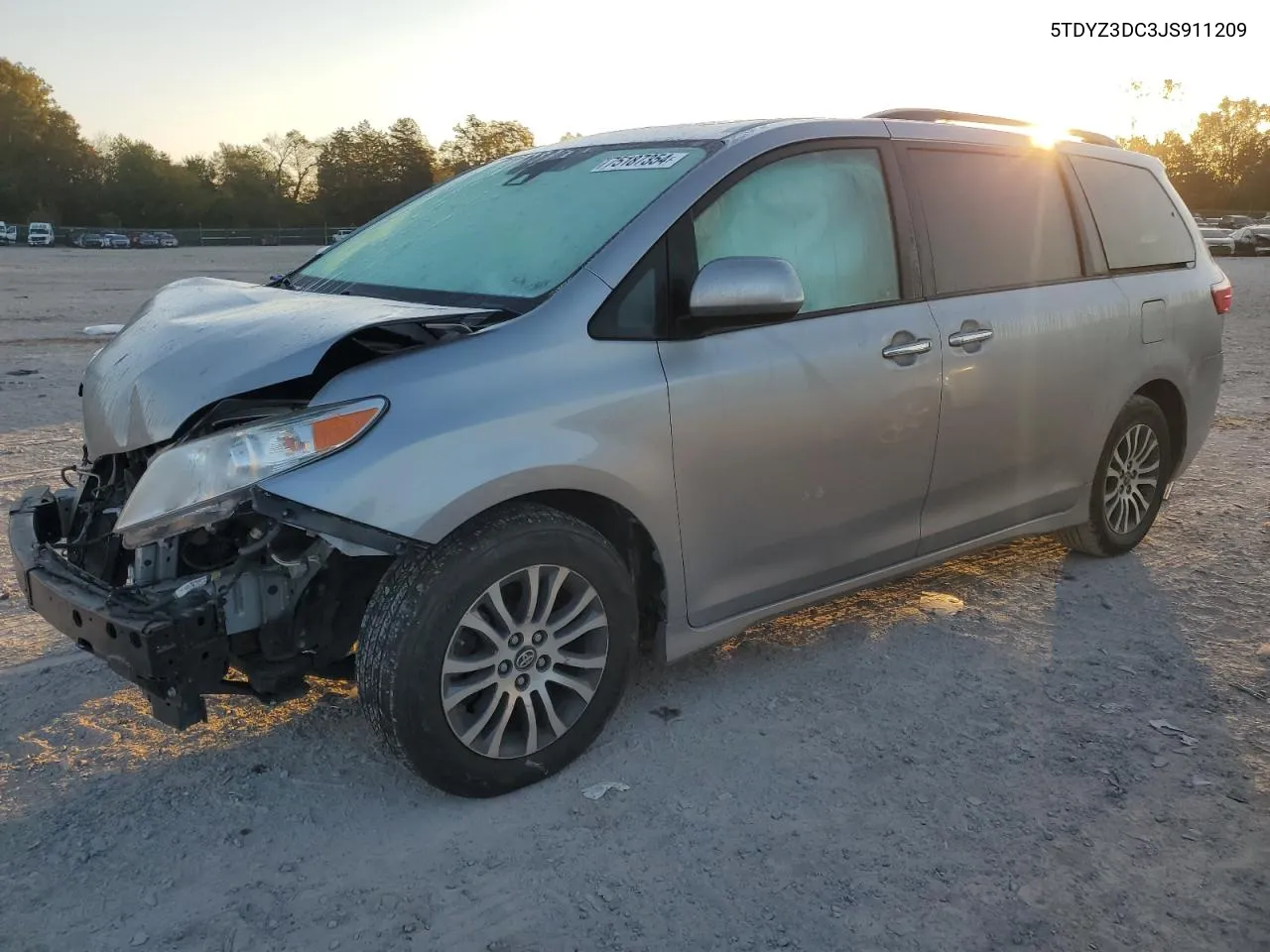 5TDYZ3DC3JS911209 2018 Toyota Sienna Xle