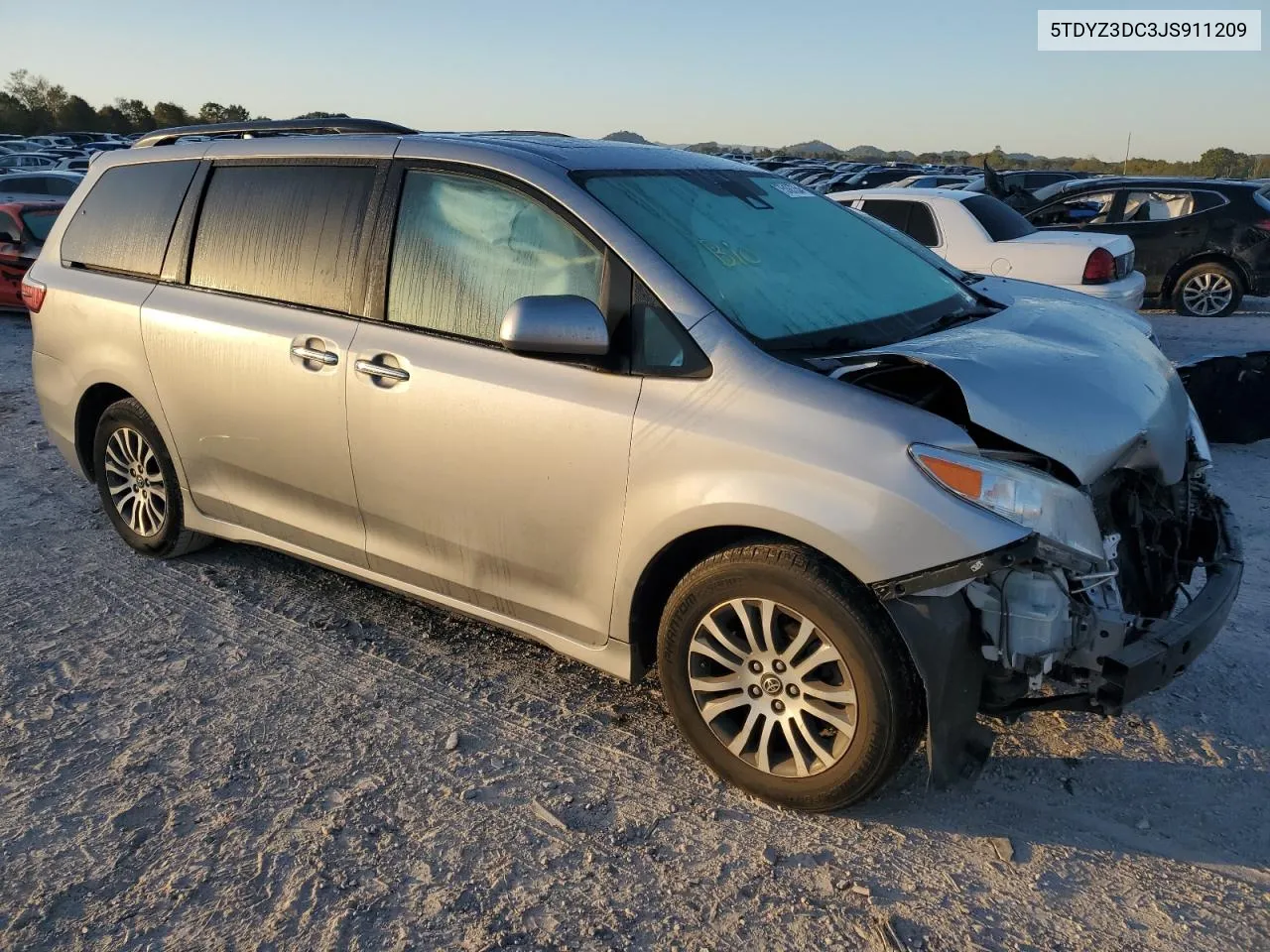 5TDYZ3DC3JS911209 2018 Toyota Sienna Xle