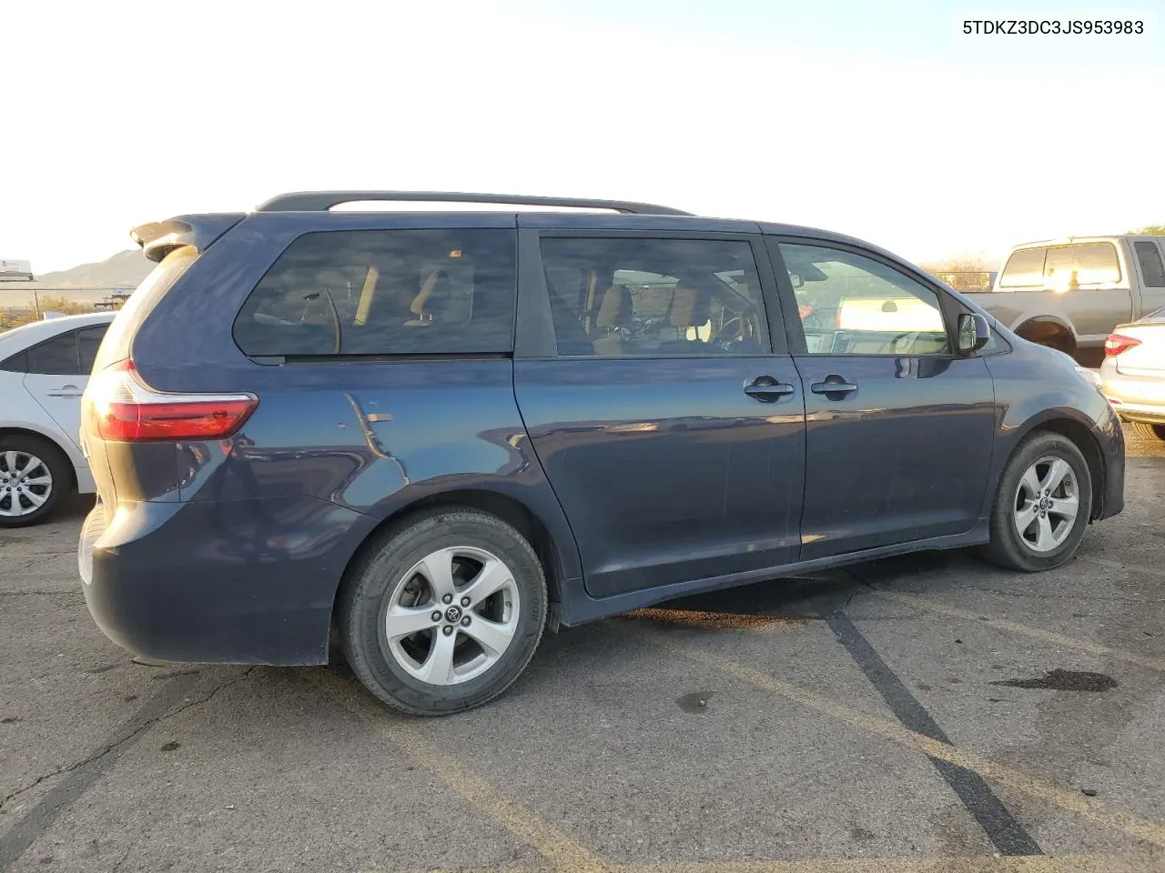 2018 Toyota Sienna Le VIN: 5TDKZ3DC3JS953983 Lot: 75311184