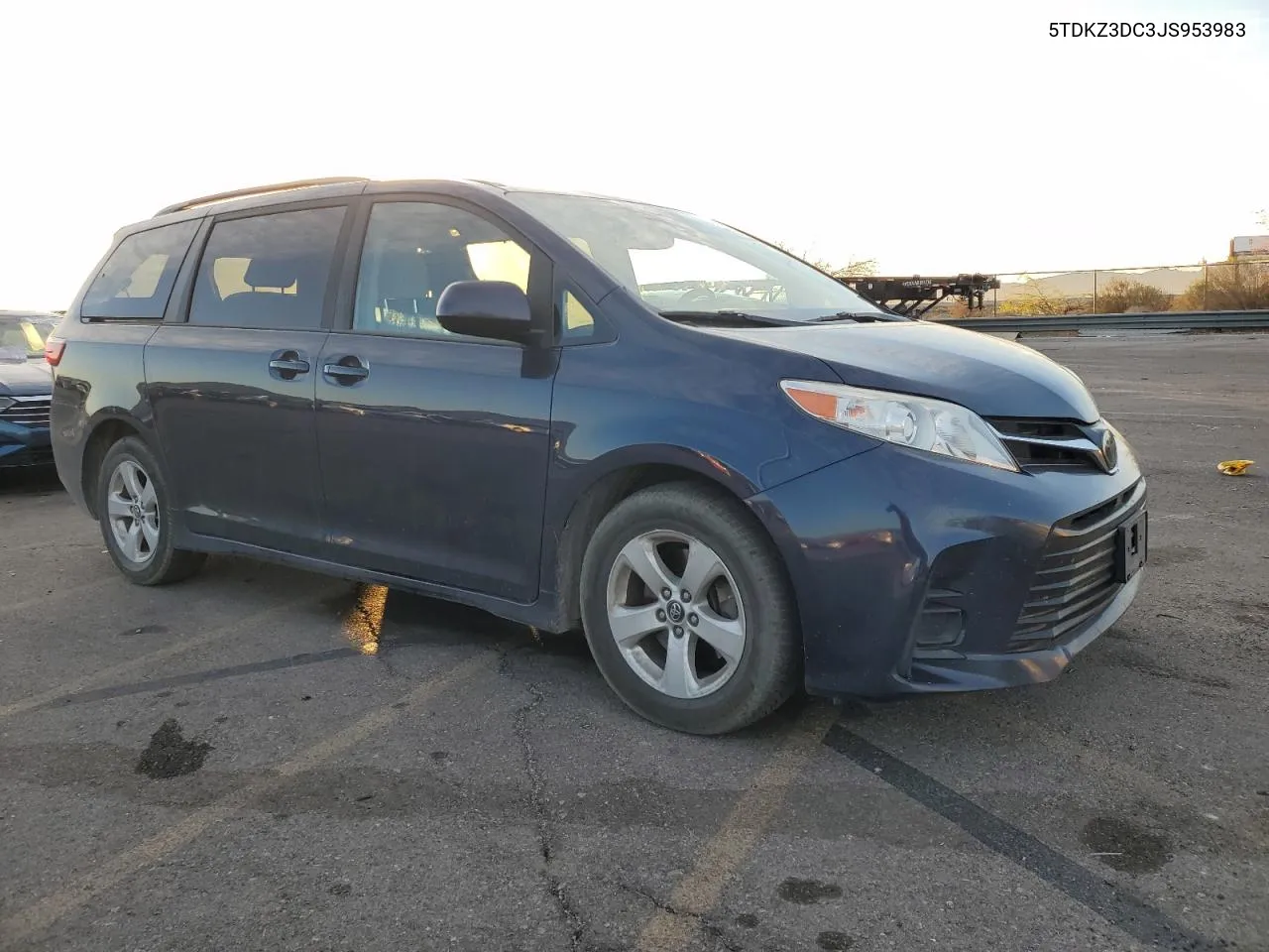 2018 Toyota Sienna Le VIN: 5TDKZ3DC3JS953983 Lot: 75311184