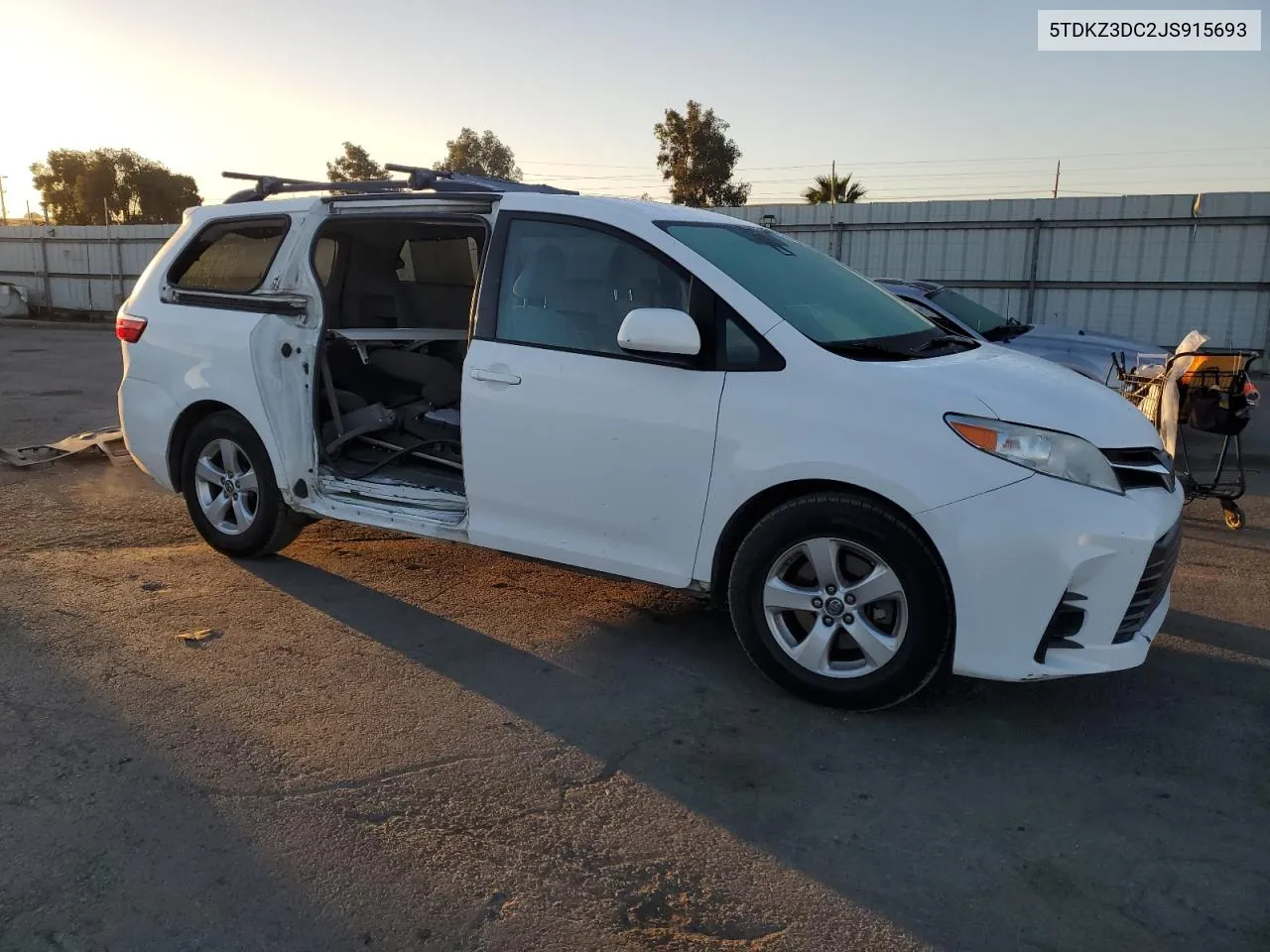 5TDKZ3DC2JS915693 2018 Toyota Sienna Le