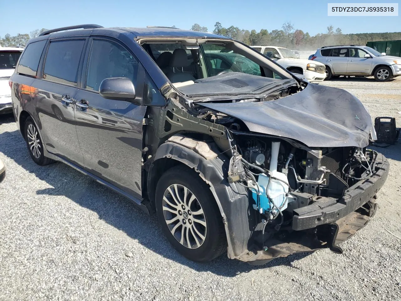 5TDYZ3DC7JS935318 2018 Toyota Sienna Xle