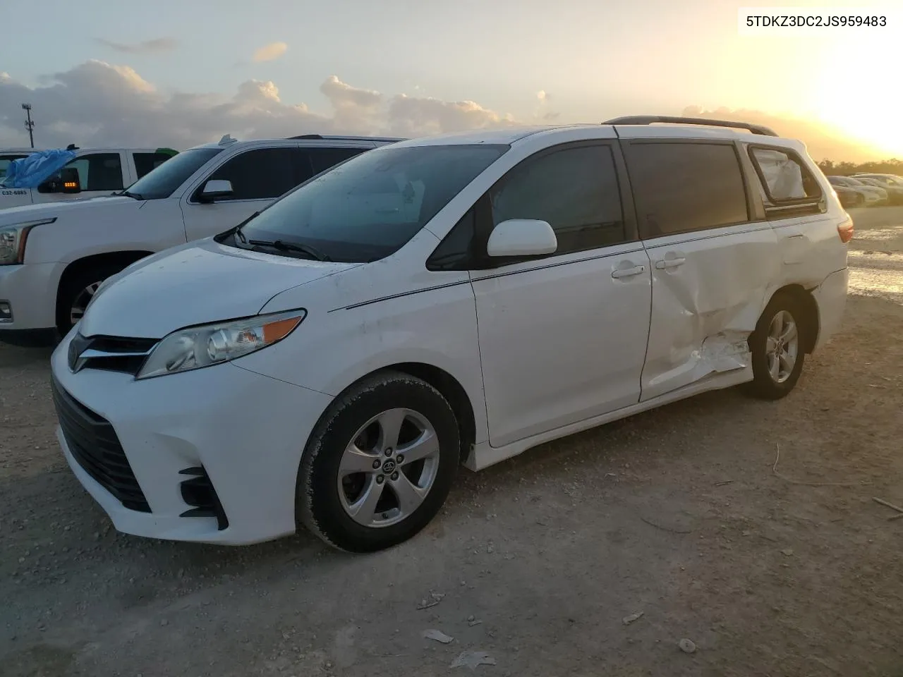 2018 Toyota Sienna Le VIN: 5TDKZ3DC2JS959483 Lot: 78586534