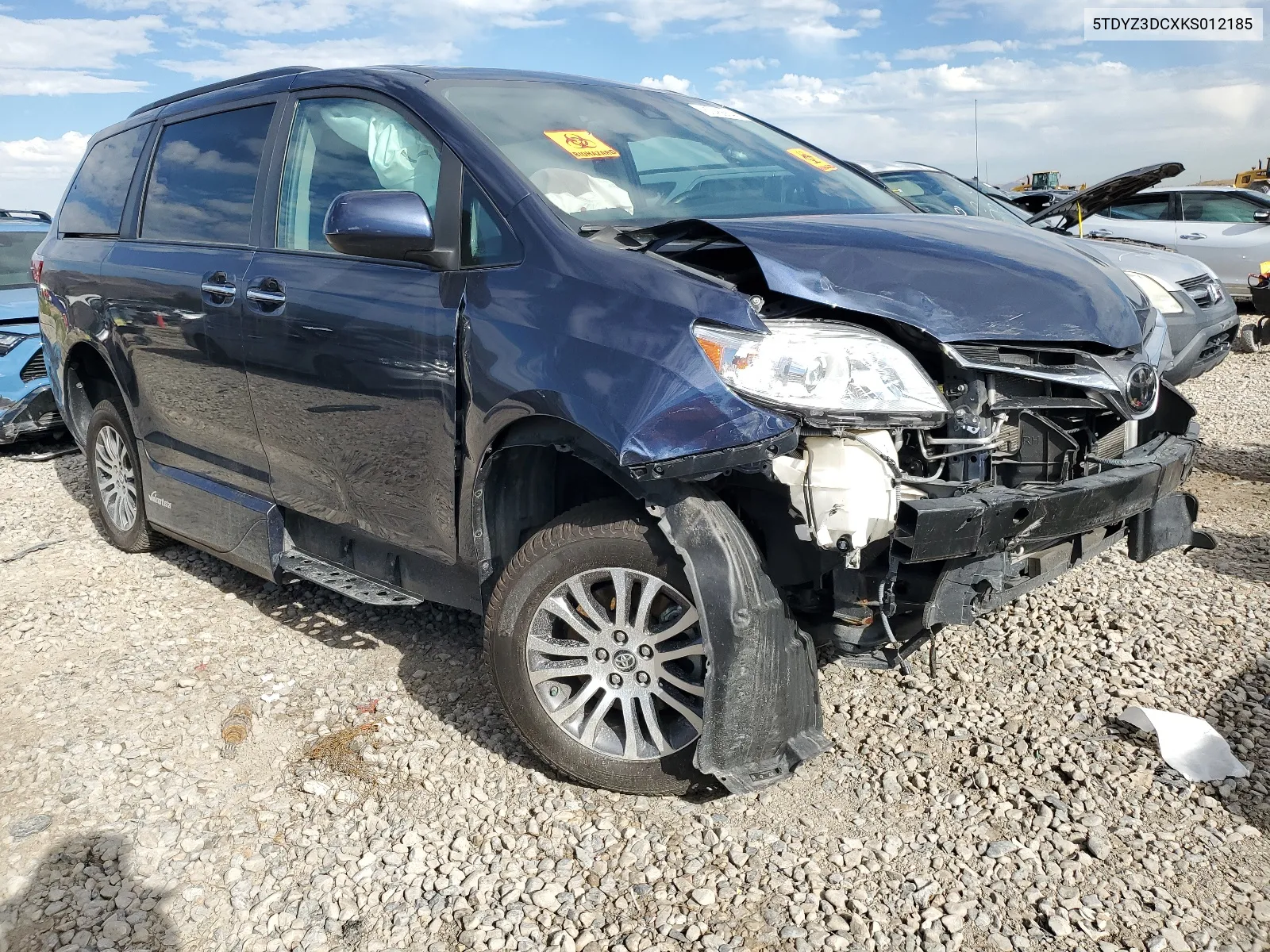 5TDYZ3DCXKS012185 2019 Toyota Sienna Xle