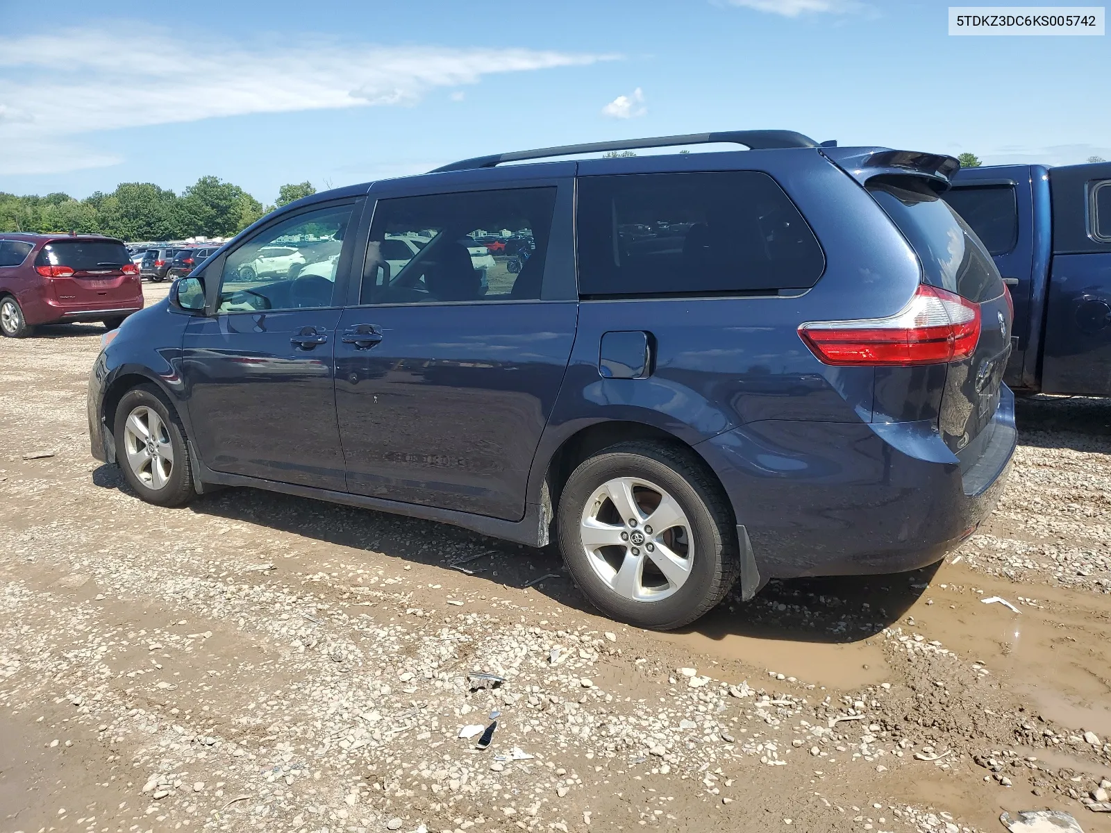 2019 Toyota Sienna Le VIN: 5TDKZ3DC6KS005742 Lot: 68215984