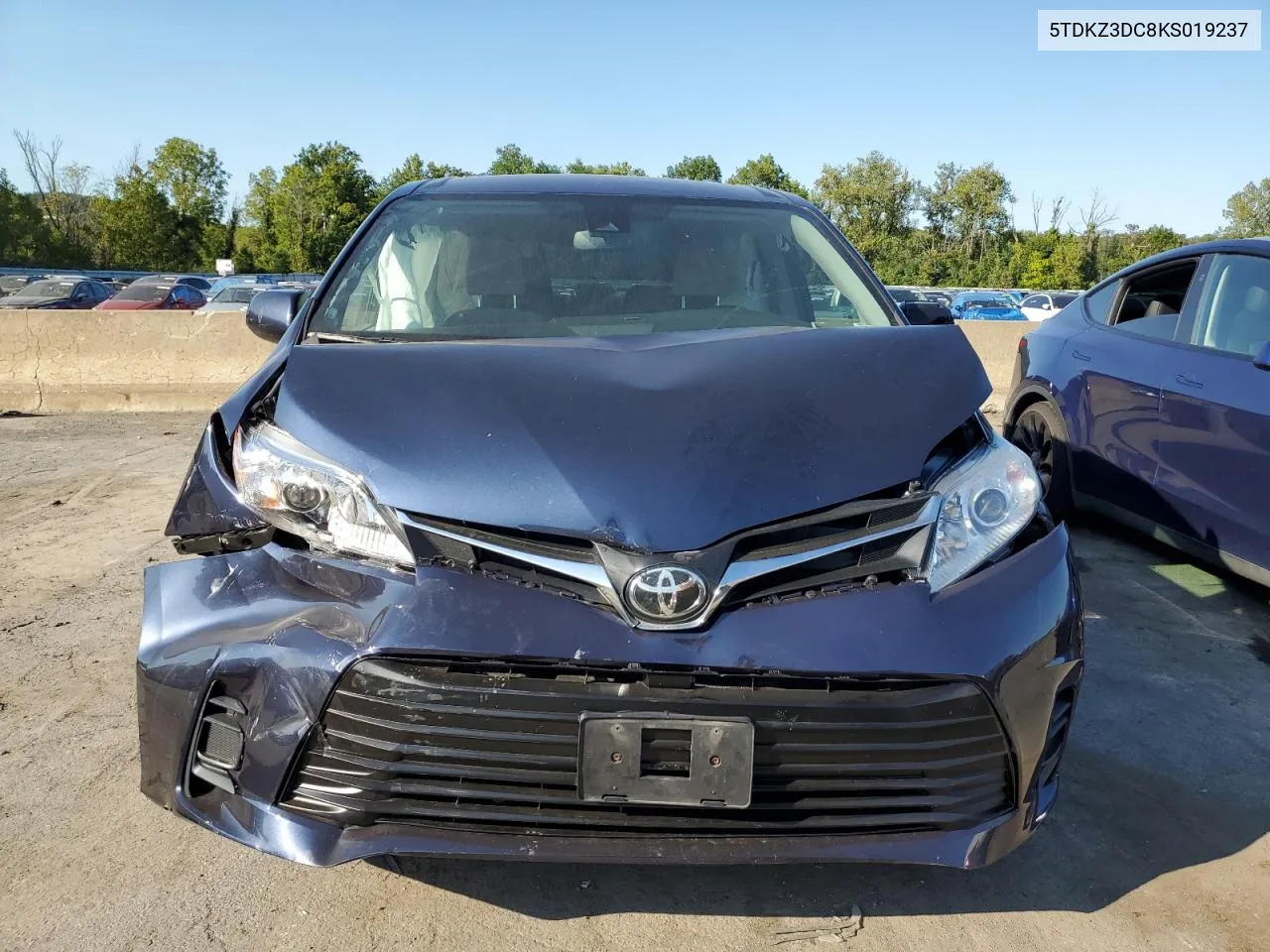 5TDKZ3DC8KS019237 2019 Toyota Sienna Le