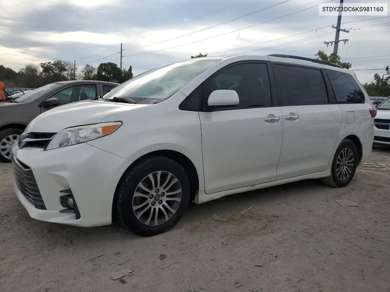 5TDYZ3DC6KS981160 2019 Toyota Sienna Xle