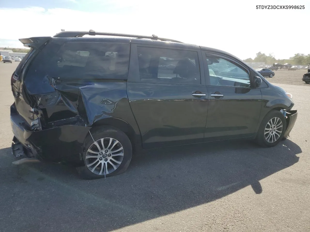 5TDYZ3DCXKS998625 2019 Toyota Sienna Xle