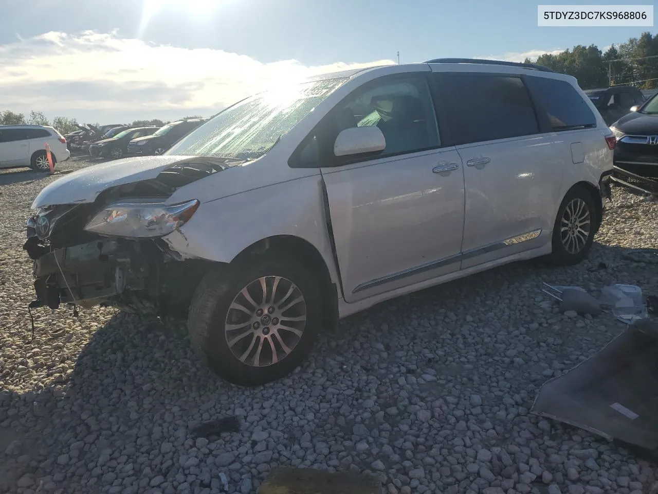 5TDYZ3DC7KS968806 2019 Toyota Sienna Xle