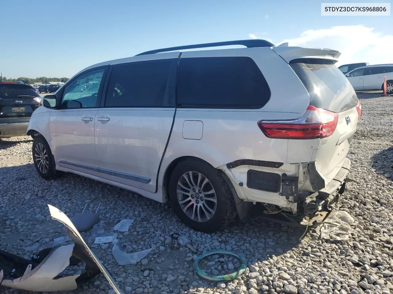 5TDYZ3DC7KS968806 2019 Toyota Sienna Xle