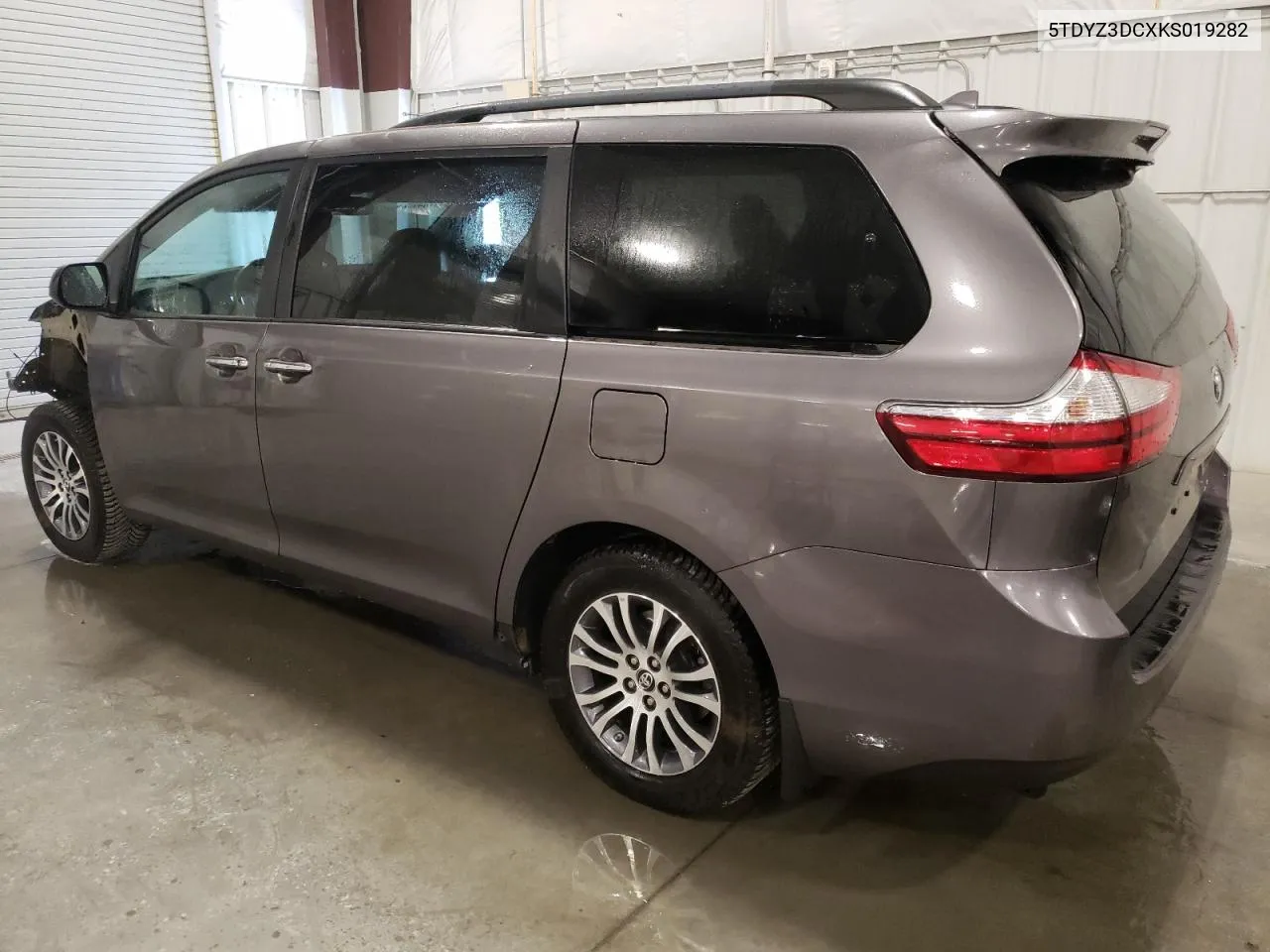 5TDYZ3DCXKS019282 2019 Toyota Sienna Xle