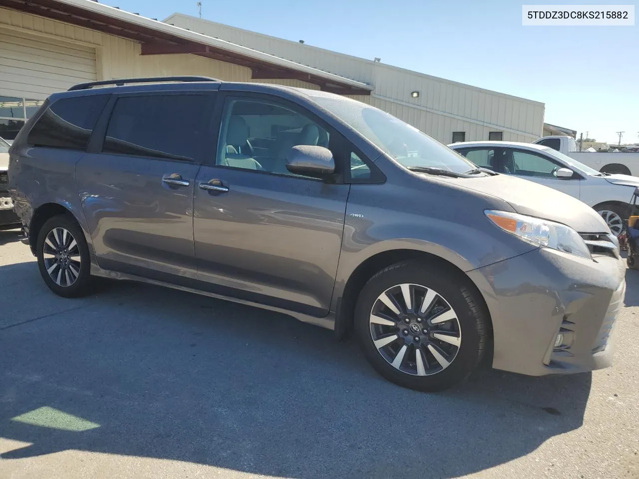 2019 Toyota Sienna Xle VIN: 5TDDZ3DC8KS215882 Lot: 75481894