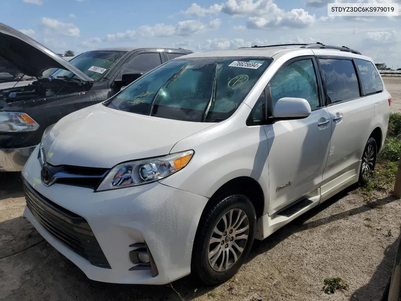 5TDYZ3DC6KS979019 2019 Toyota Sienna Xle