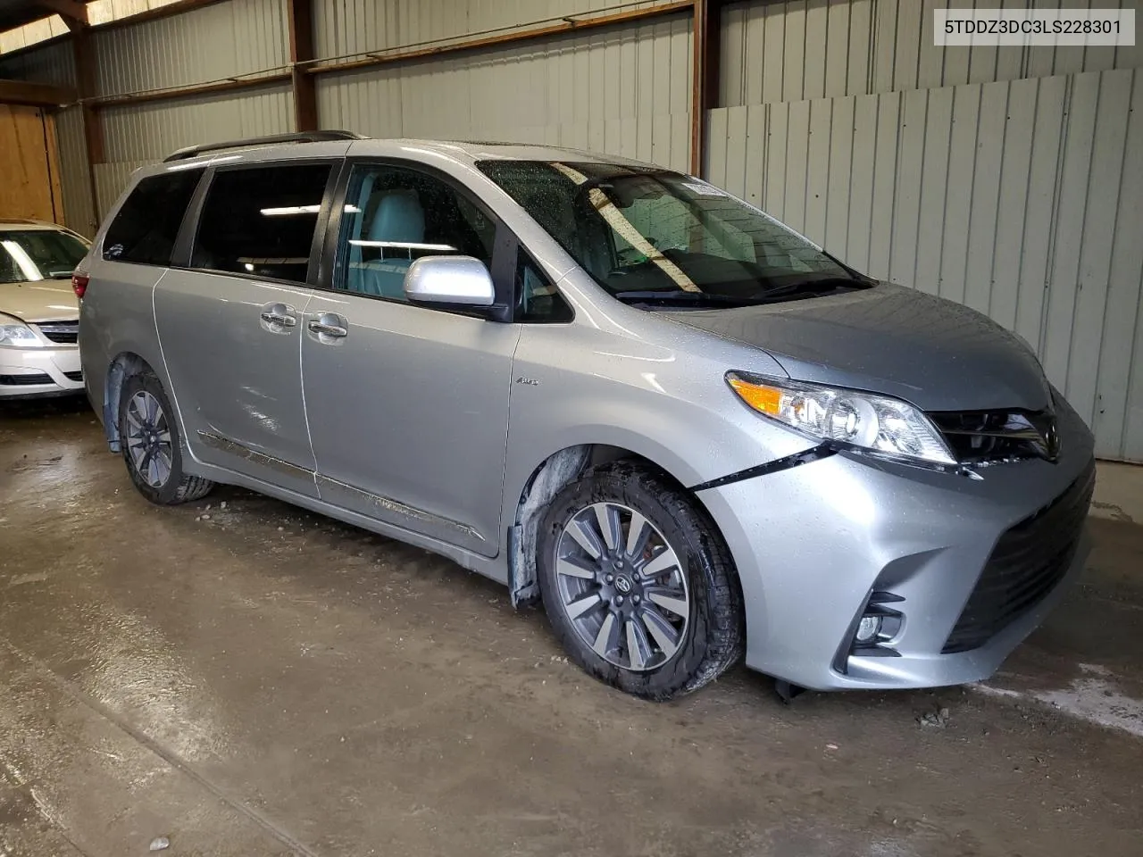 5TDDZ3DC3LS228301 2020 Toyota Sienna Xle