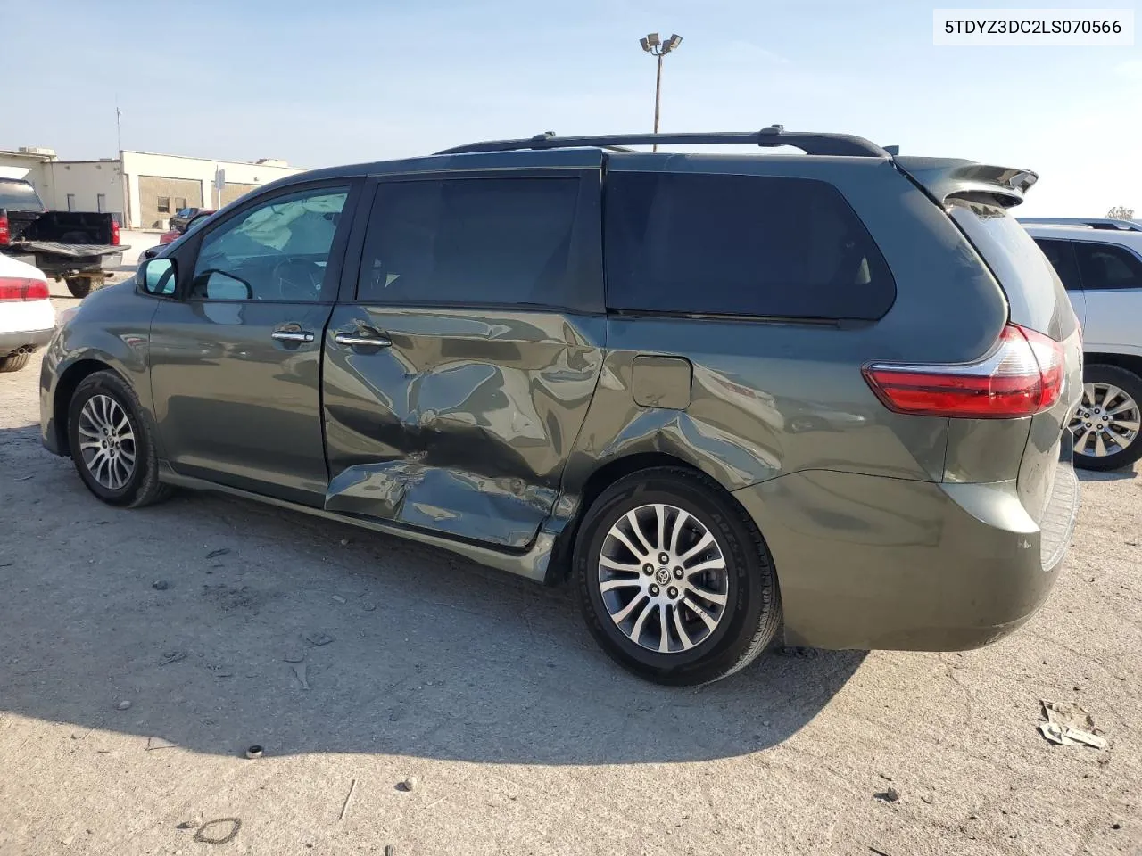 5TDYZ3DC2LS070566 2020 Toyota Sienna Xle