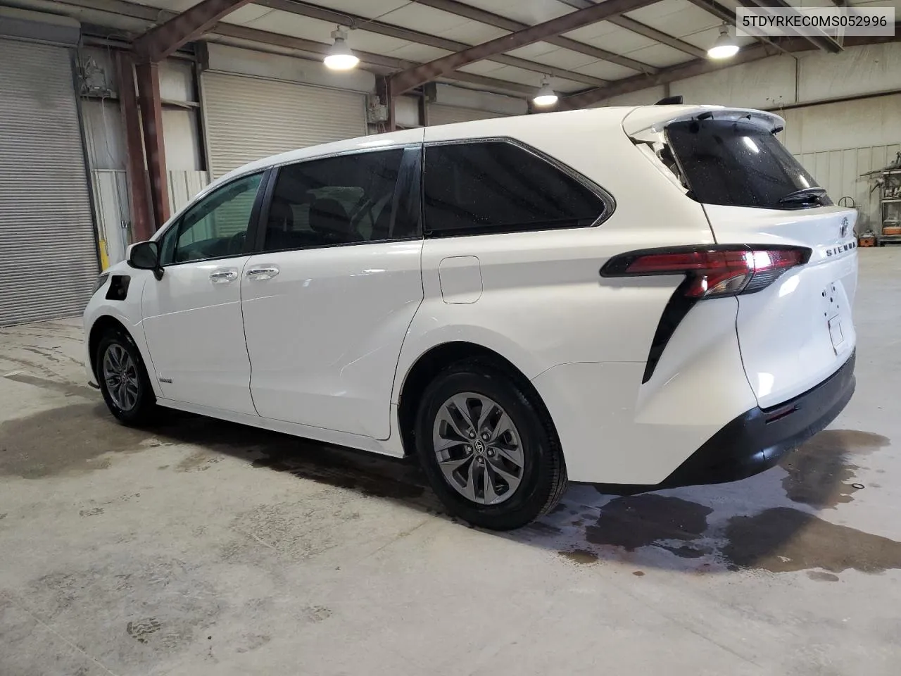 5TDYRKEC0MS052996 2021 Toyota Sienna Xle