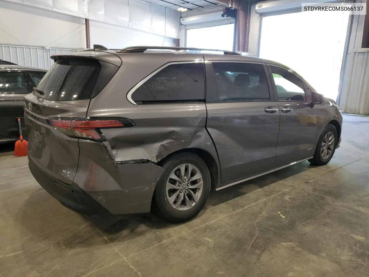 2021 Toyota Sienna Xle VIN: 5TDYRKEC0MS066137 Lot: 55366994