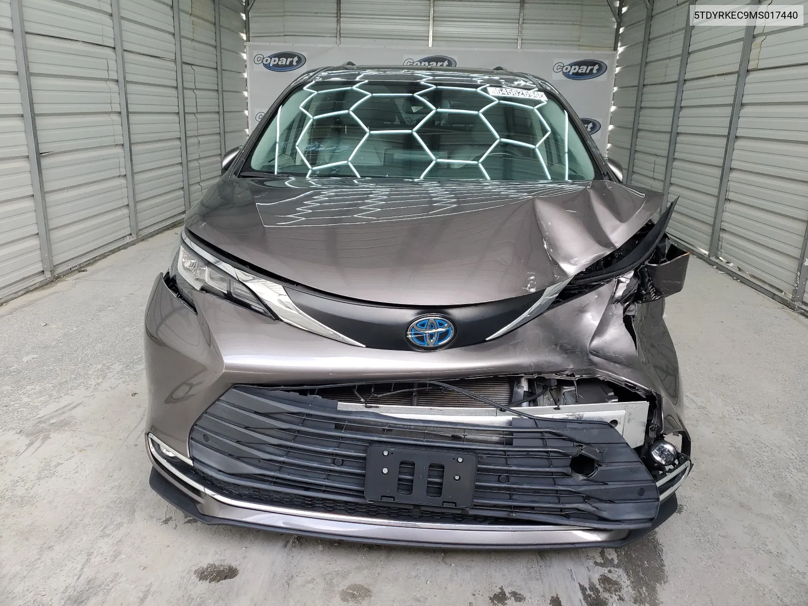 5TDYRKEC9MS017440 2021 Toyota Sienna Xle