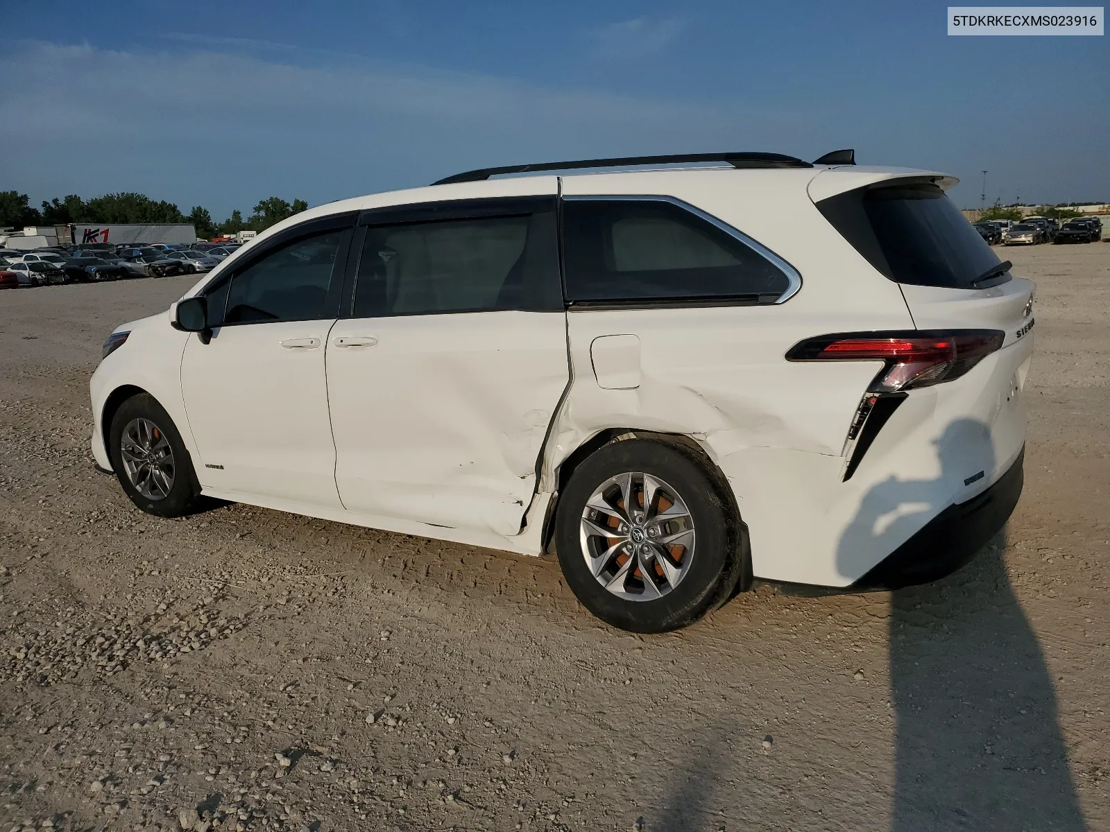 2021 Toyota Sienna Le VIN: 5TDKRKECXMS023916 Lot: 65247374