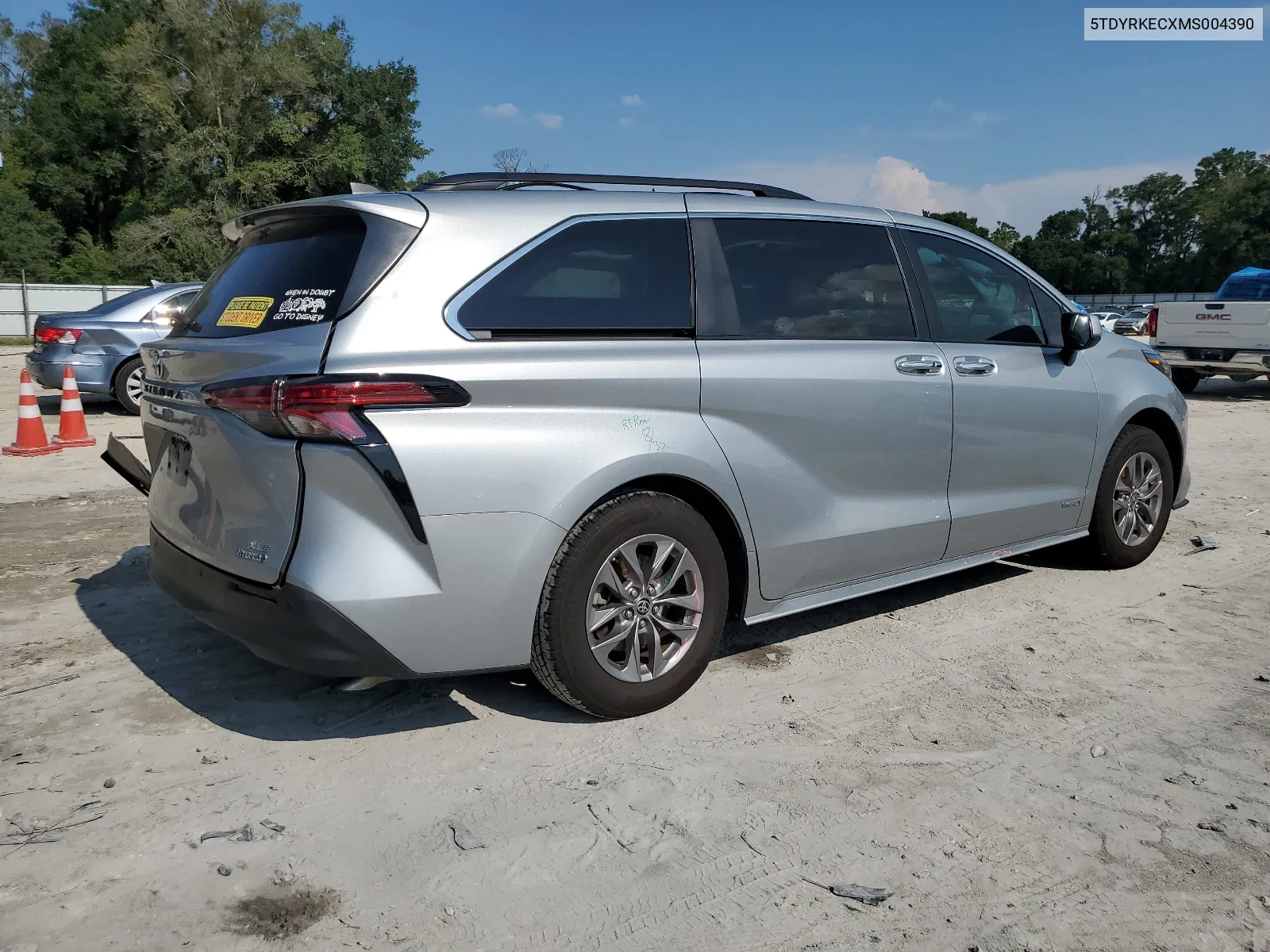 5TDYRKECXMS004390 2021 Toyota Sienna Xle