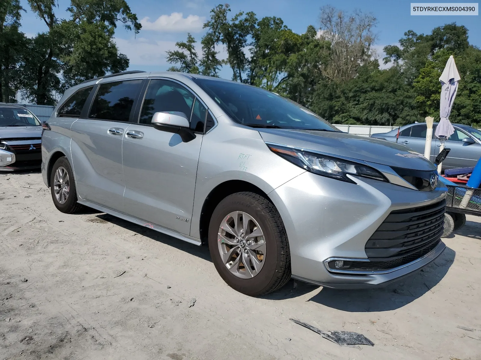 2021 Toyota Sienna Xle VIN: 5TDYRKECXMS004390 Lot: 67004764