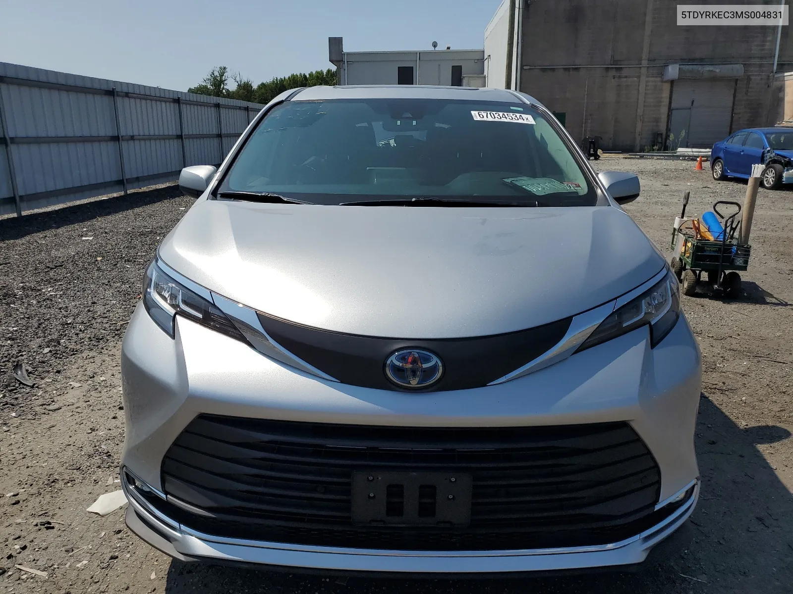 5TDYRKEC3MS004831 2021 Toyota Sienna Xle