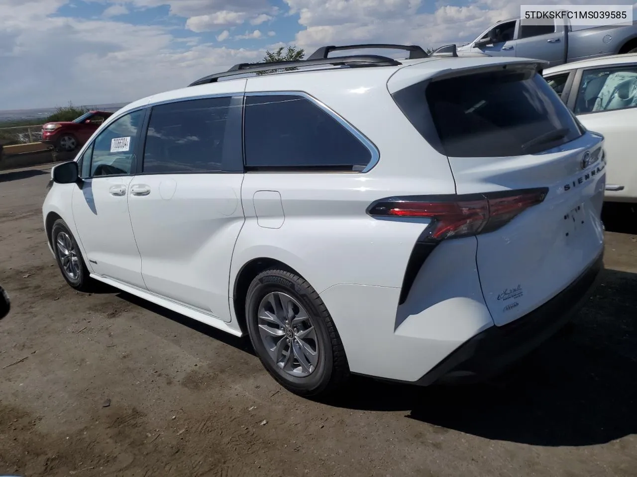 5TDKSKFC1MS039585 2021 Toyota Sienna Le