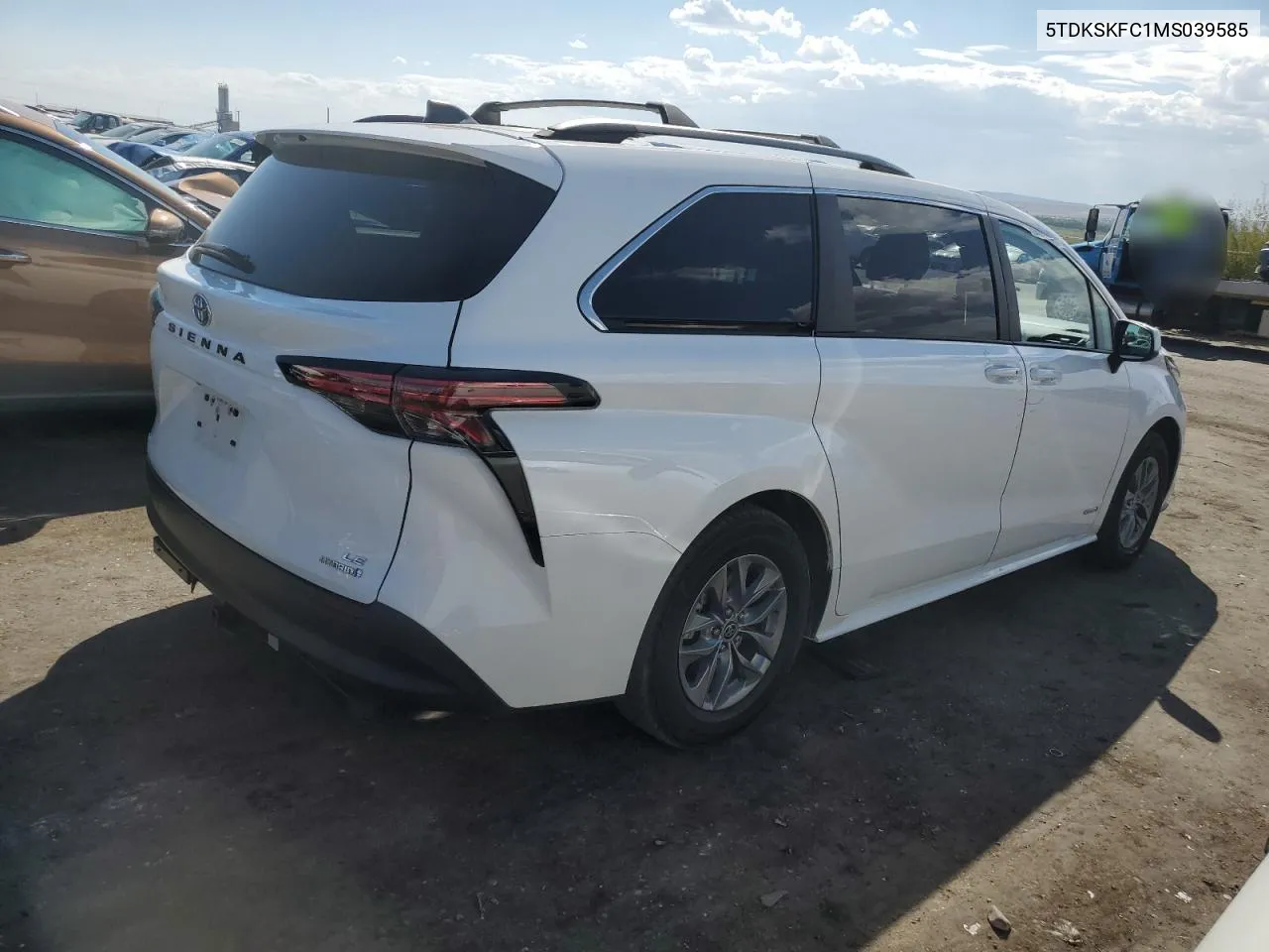 5TDKSKFC1MS039585 2021 Toyota Sienna Le