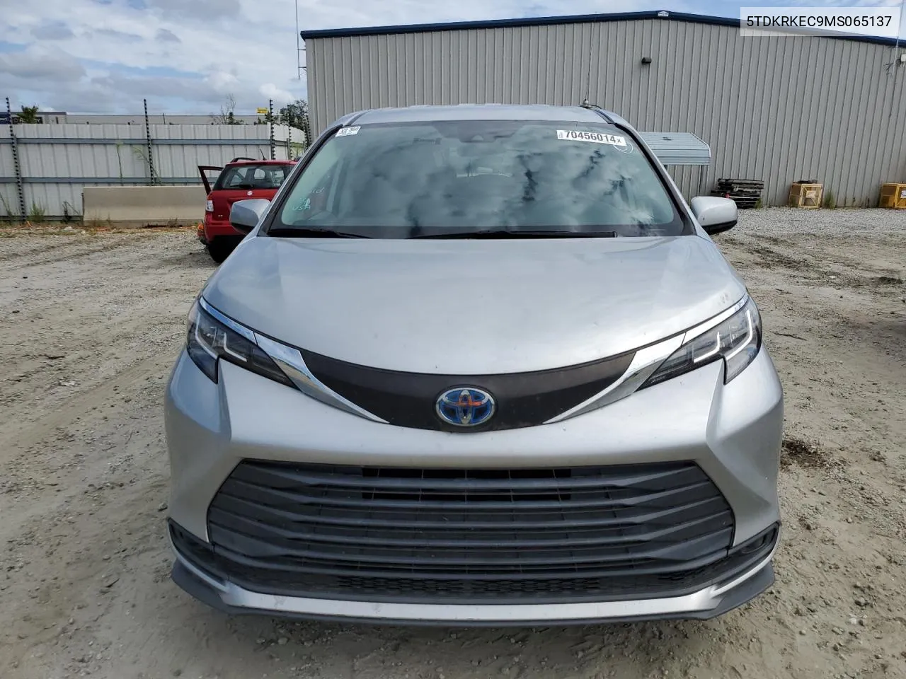 2021 Toyota Sienna Le VIN: 5TDKRKEC9MS065137 Lot: 70456014