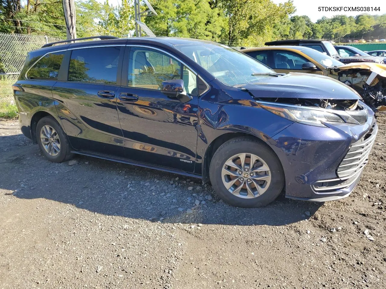 2021 Toyota Sienna Le VIN: 5TDKSKFCXMS038144 Lot: 71152664