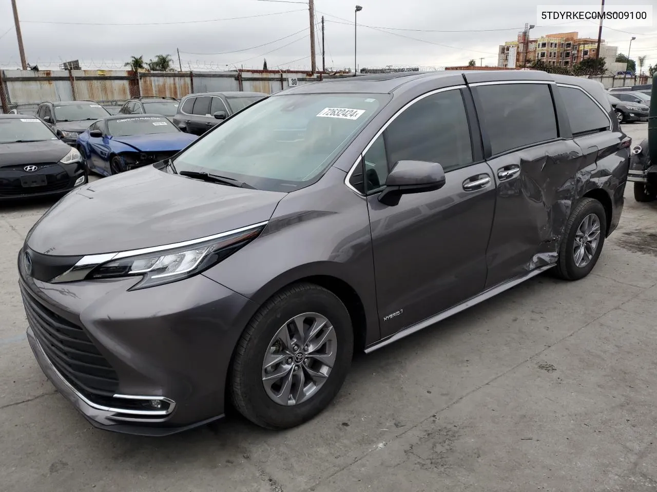 5TDYRKEC0MS009100 2021 Toyota Sienna Xle