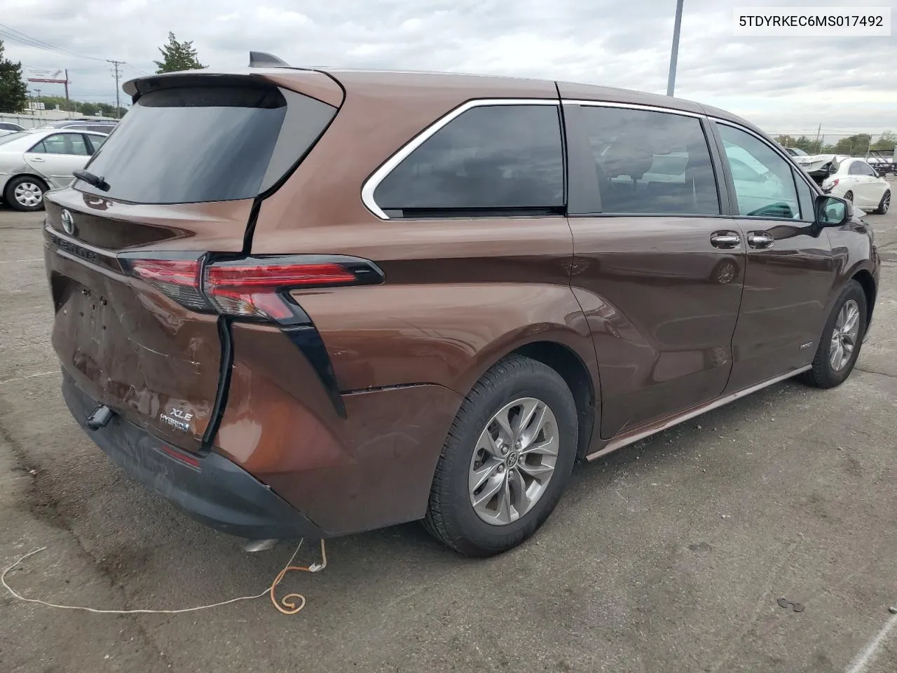 5TDYRKEC6MS017492 2021 Toyota Sienna Xle