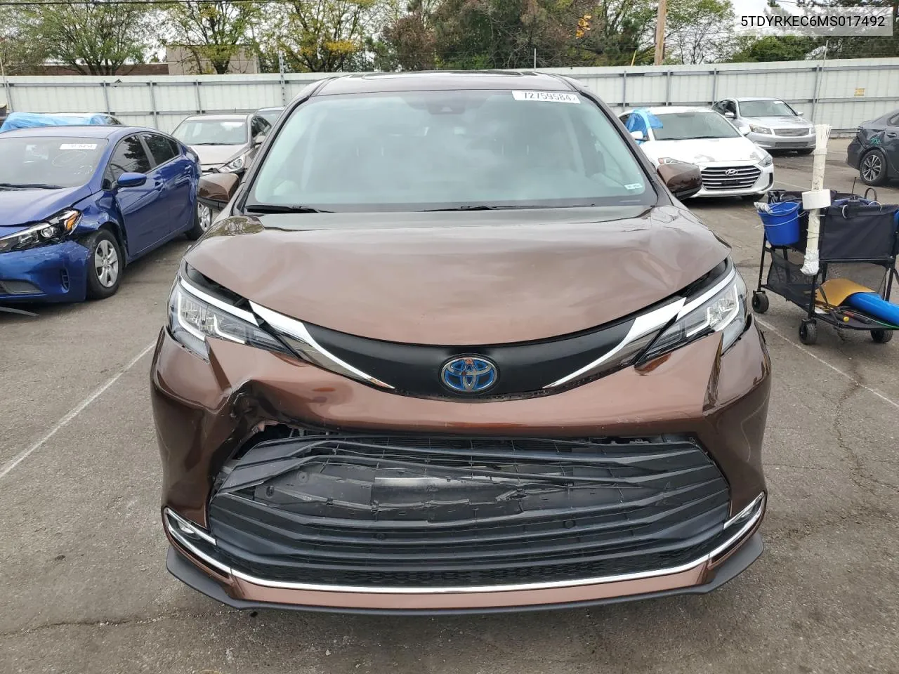 5TDYRKEC6MS017492 2021 Toyota Sienna Xle