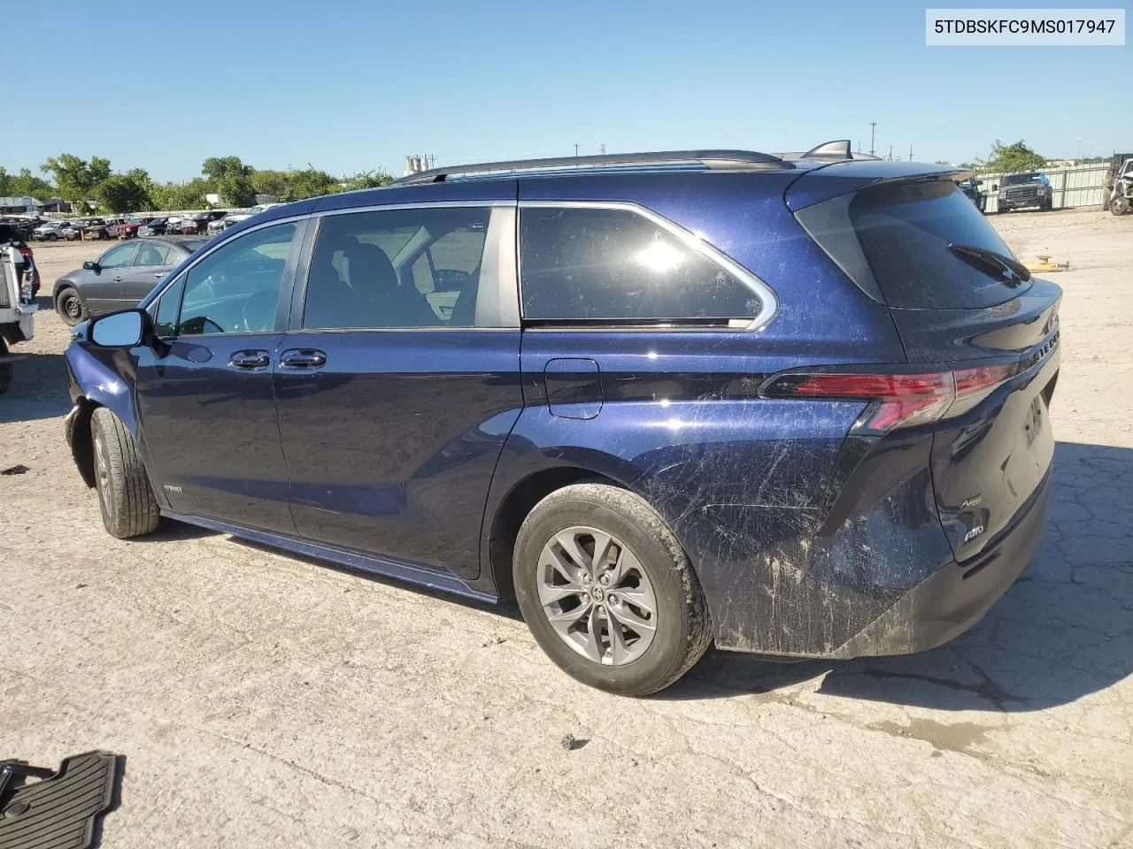 5TDBSKFC9MS017947 2021 Toyota Sienna Le