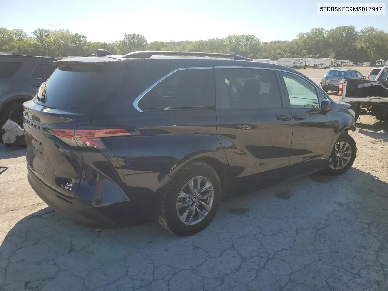 5TDBSKFC9MS017947 2021 Toyota Sienna Le