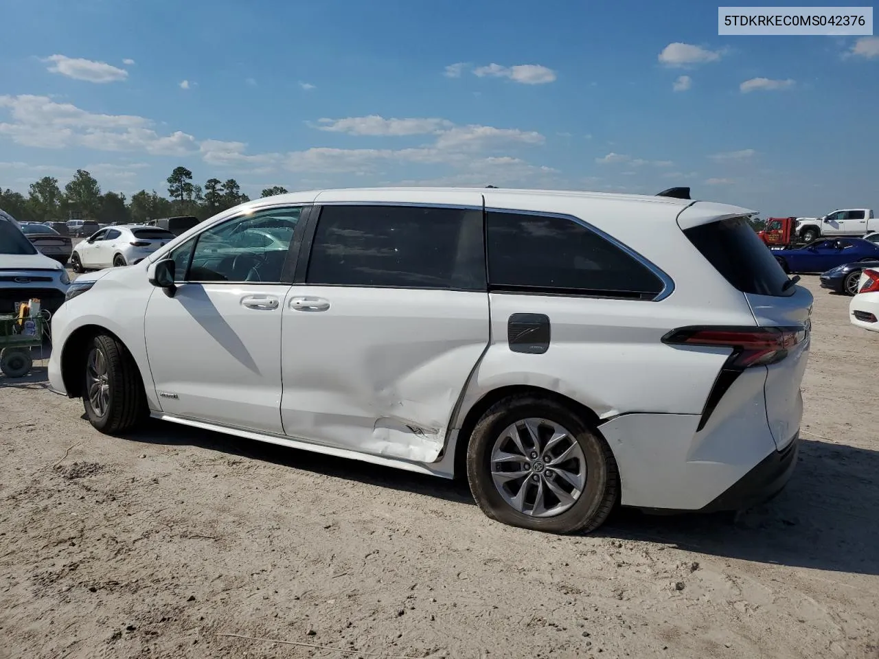 5TDKRKEC0MS042376 2021 Toyota Sienna Le