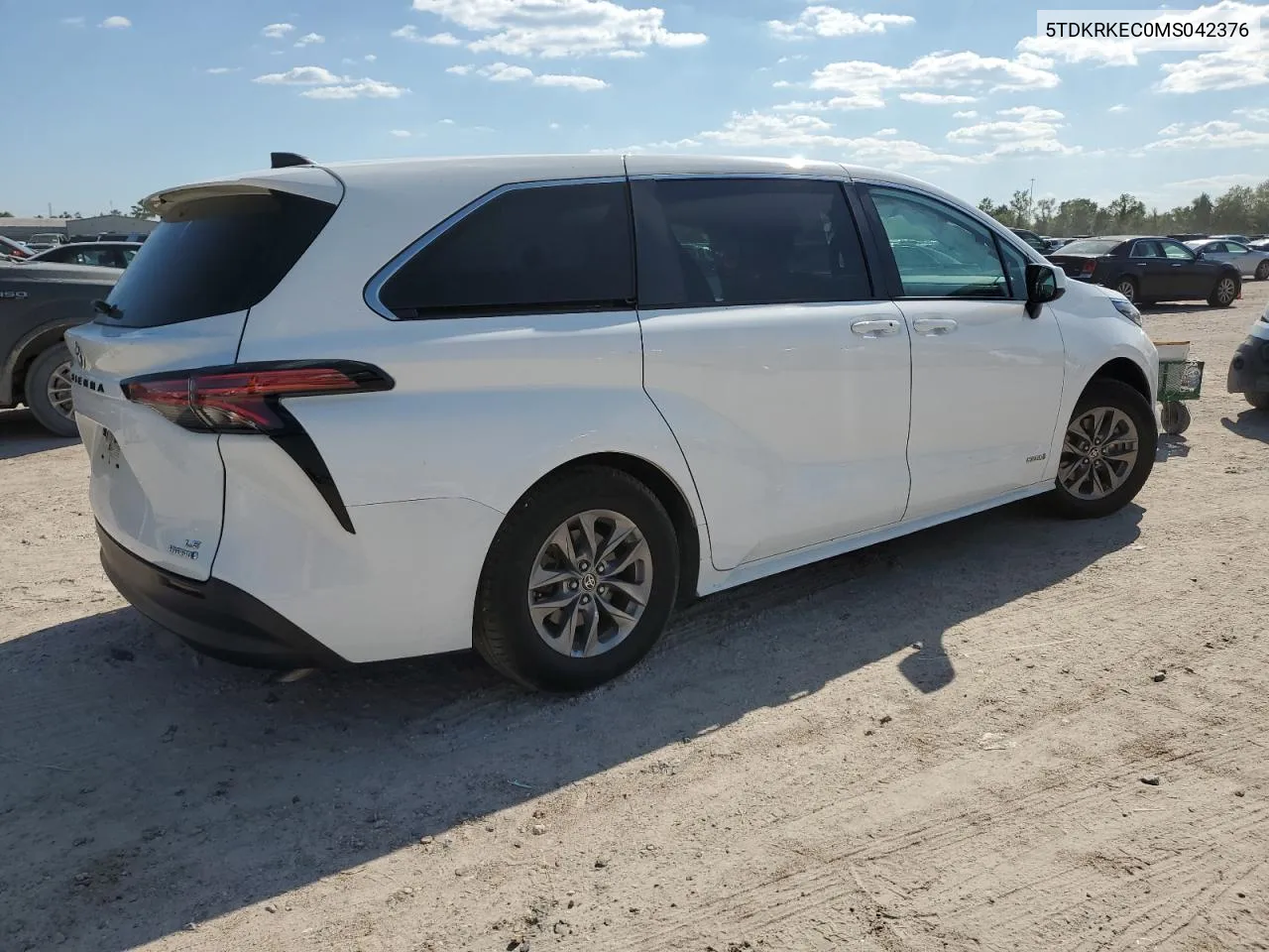 2021 Toyota Sienna Le VIN: 5TDKRKEC0MS042376 Lot: 73414134