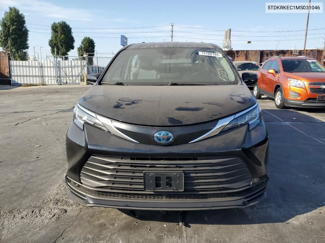 2021 Toyota Sienna Le VIN: 5TDKRKEC1MS031046 Lot: 74108104