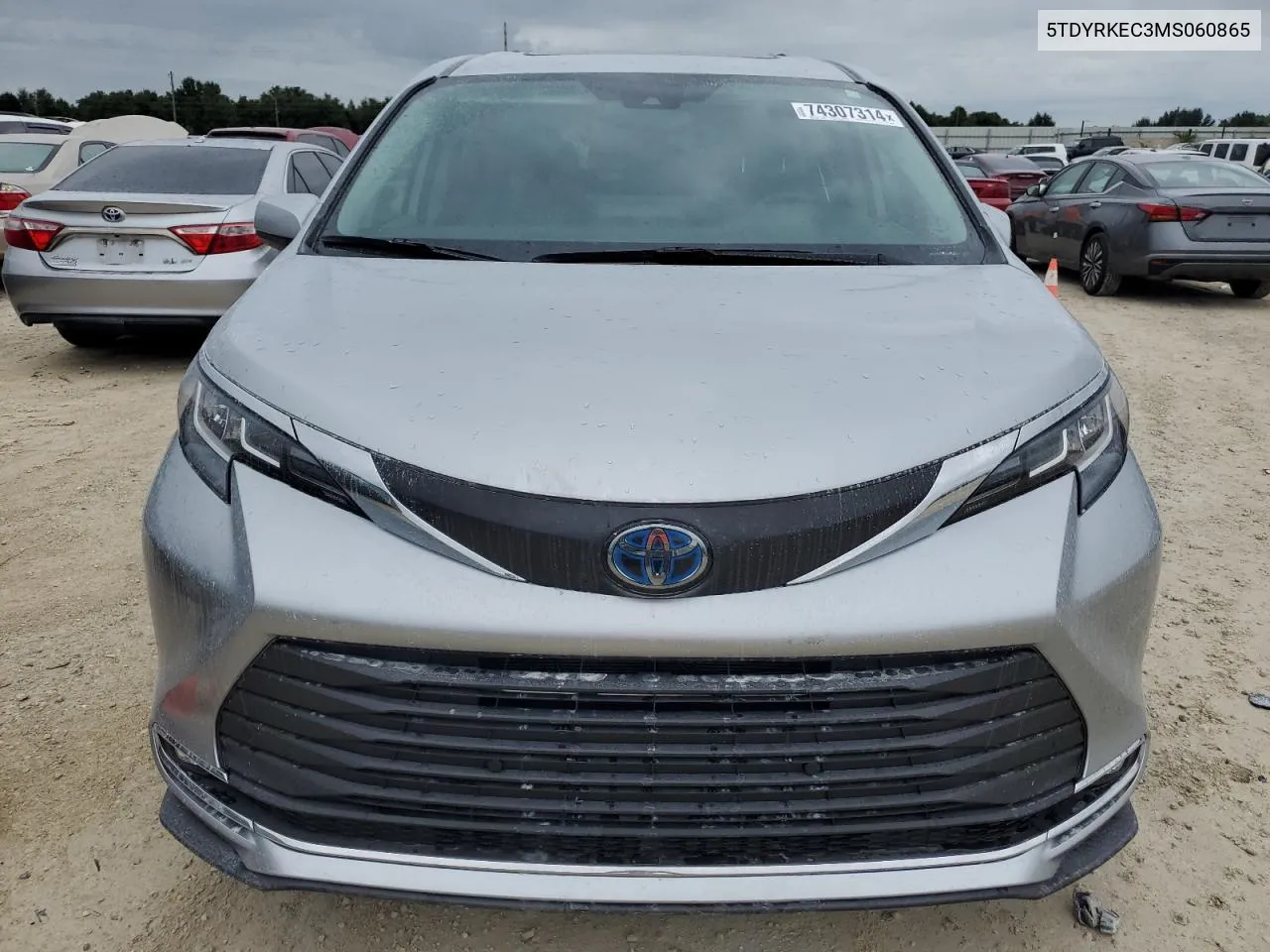 5TDYRKEC3MS060865 2021 Toyota Sienna Xle