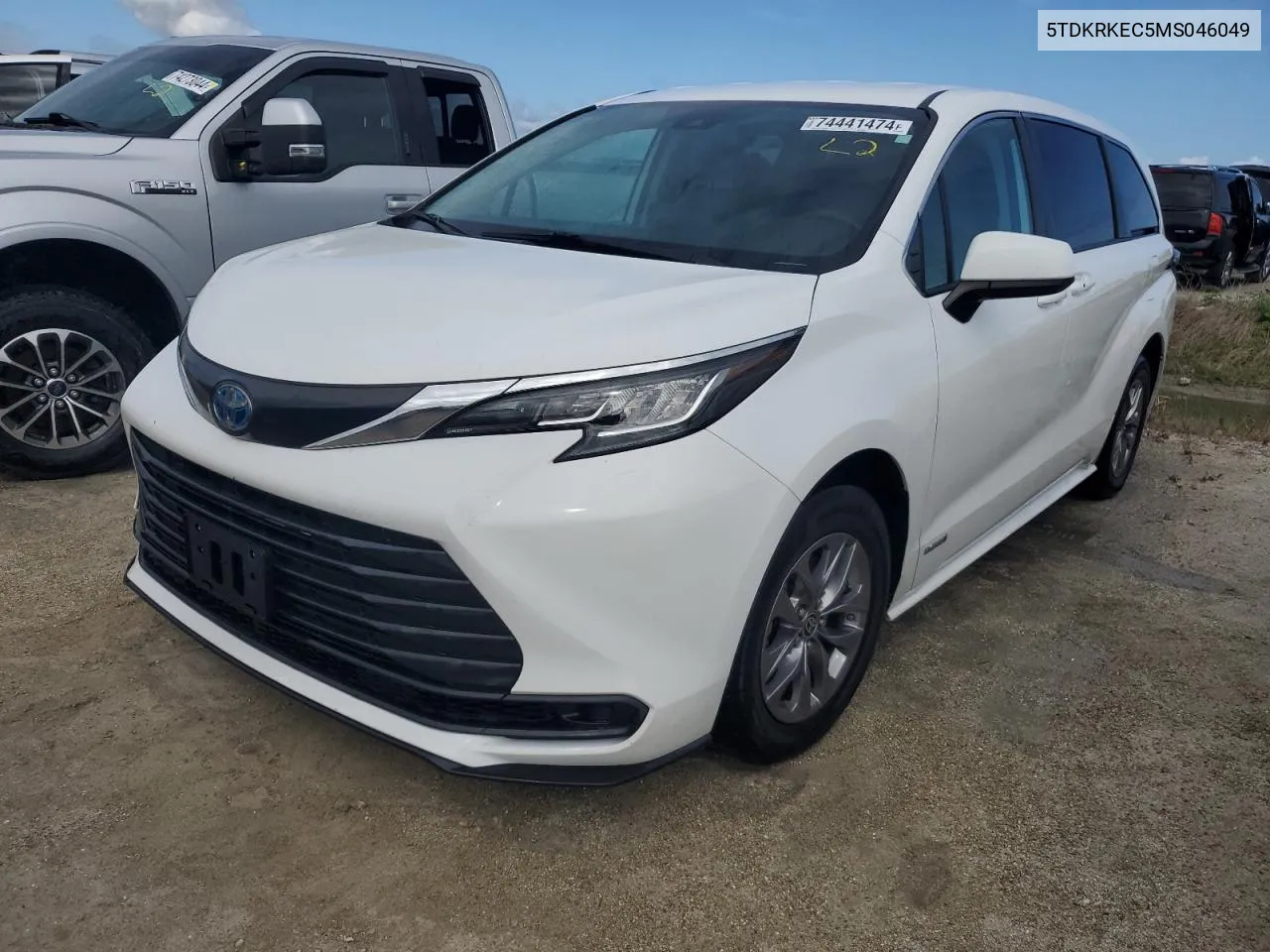 5TDKRKEC5MS046049 2021 Toyota Sienna Le