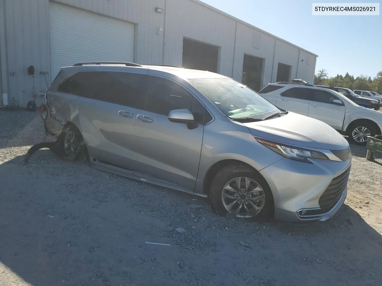 5TDYRKEC4MS026921 2021 Toyota Sienna Xle