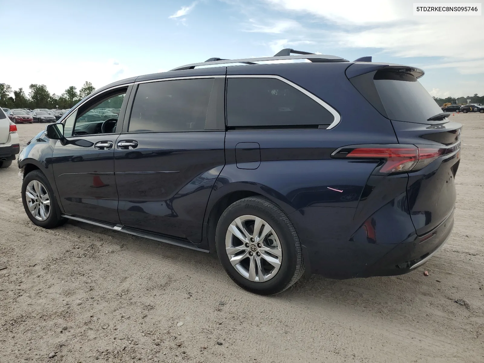 2022 Toyota Sienna Limited VIN: 5TDZRKEC8NS095746 Lot: 61505464