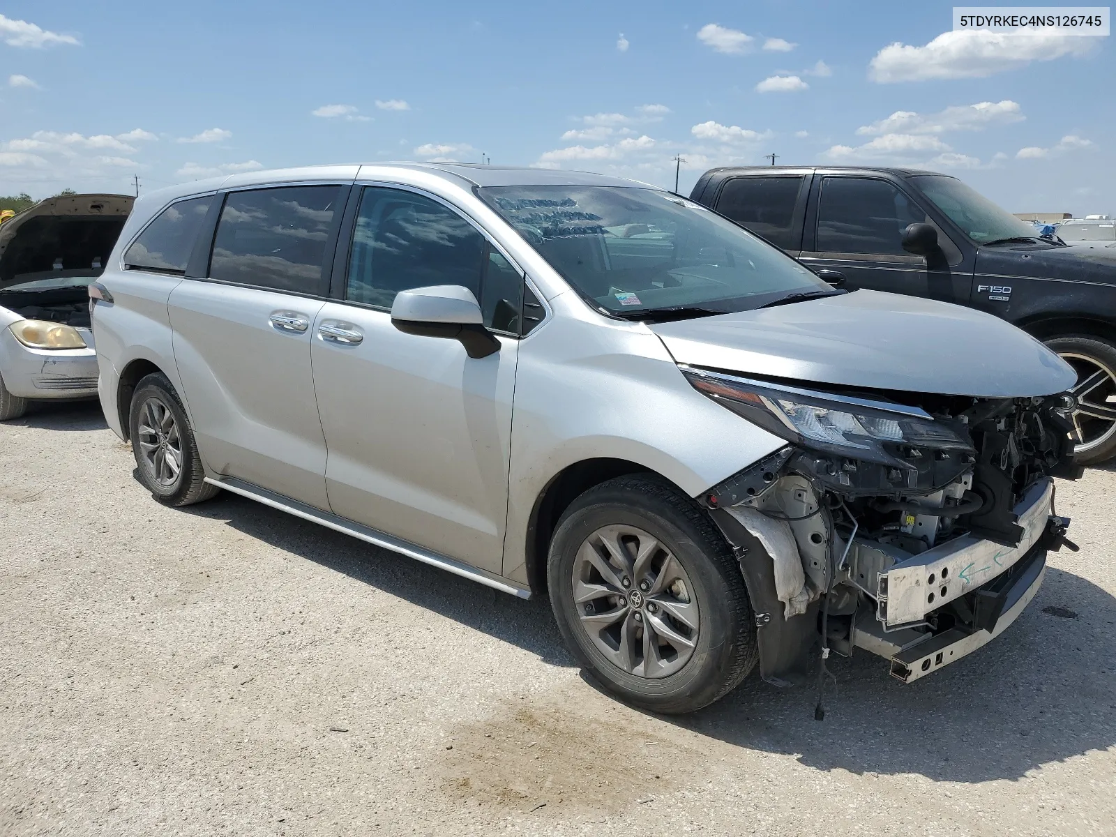 5TDYRKEC4NS126745 2022 Toyota Sienna Xle