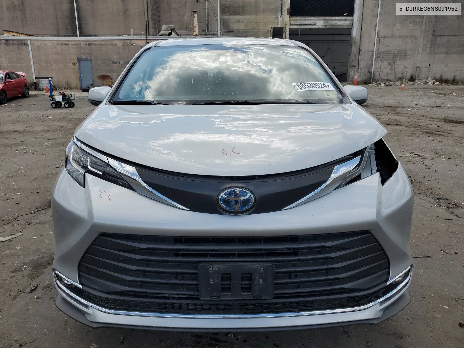 2022 Toyota Sienna Xle VIN: 5TDJRKEC6NS091952 Lot: 68530924