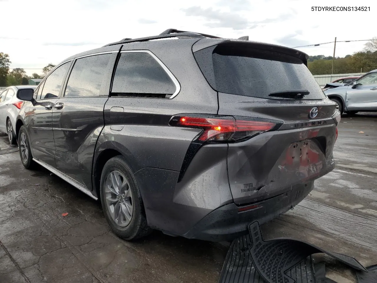 5TDYRKEC0NS134521 2022 Toyota Sienna Xle