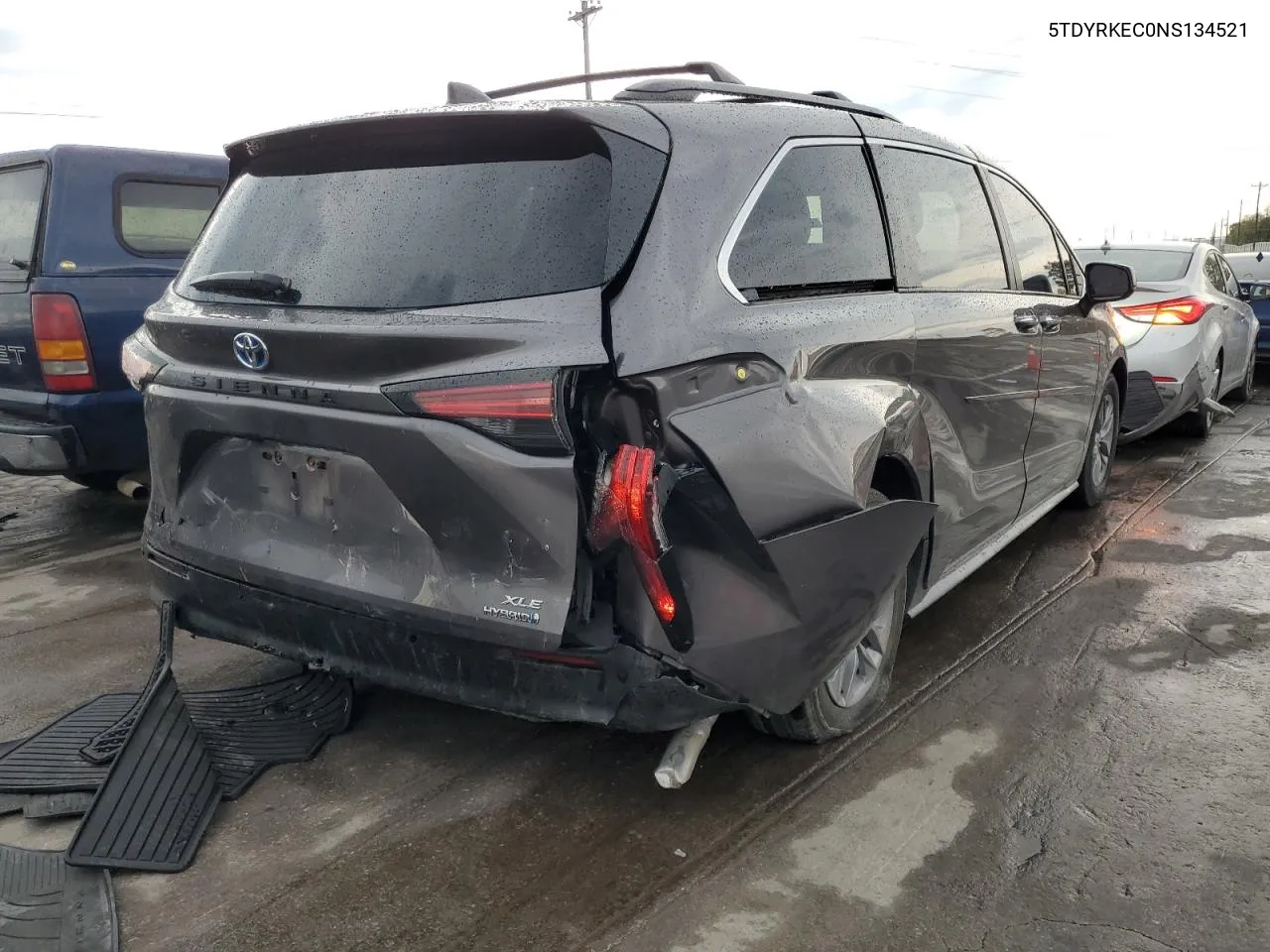 5TDYRKEC0NS134521 2022 Toyota Sienna Xle