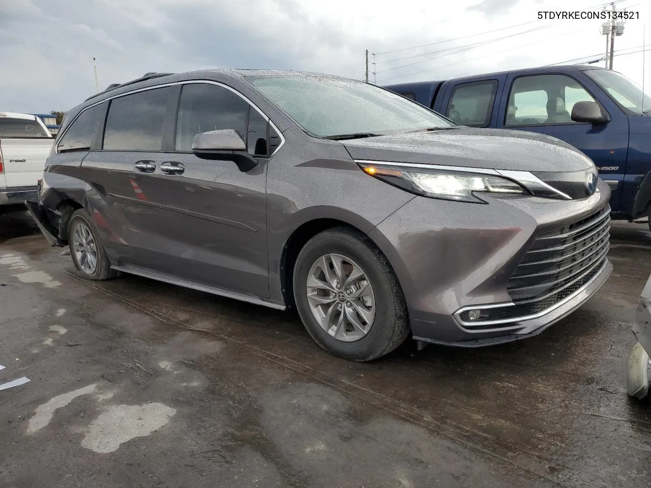 5TDYRKEC0NS134521 2022 Toyota Sienna Xle