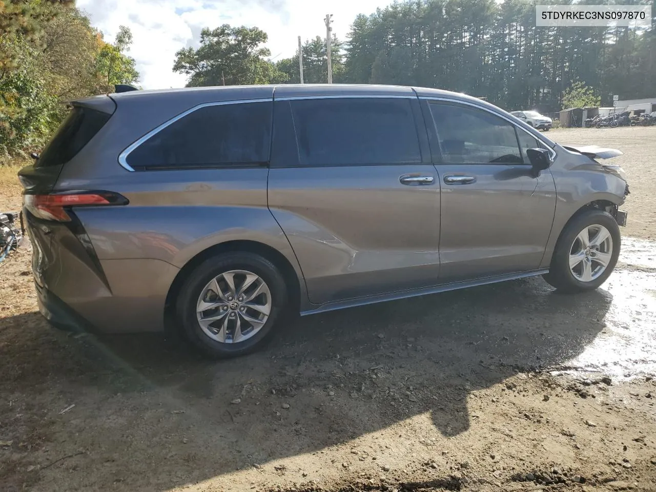 5TDYRKEC3NS097870 2022 Toyota Sienna Xle