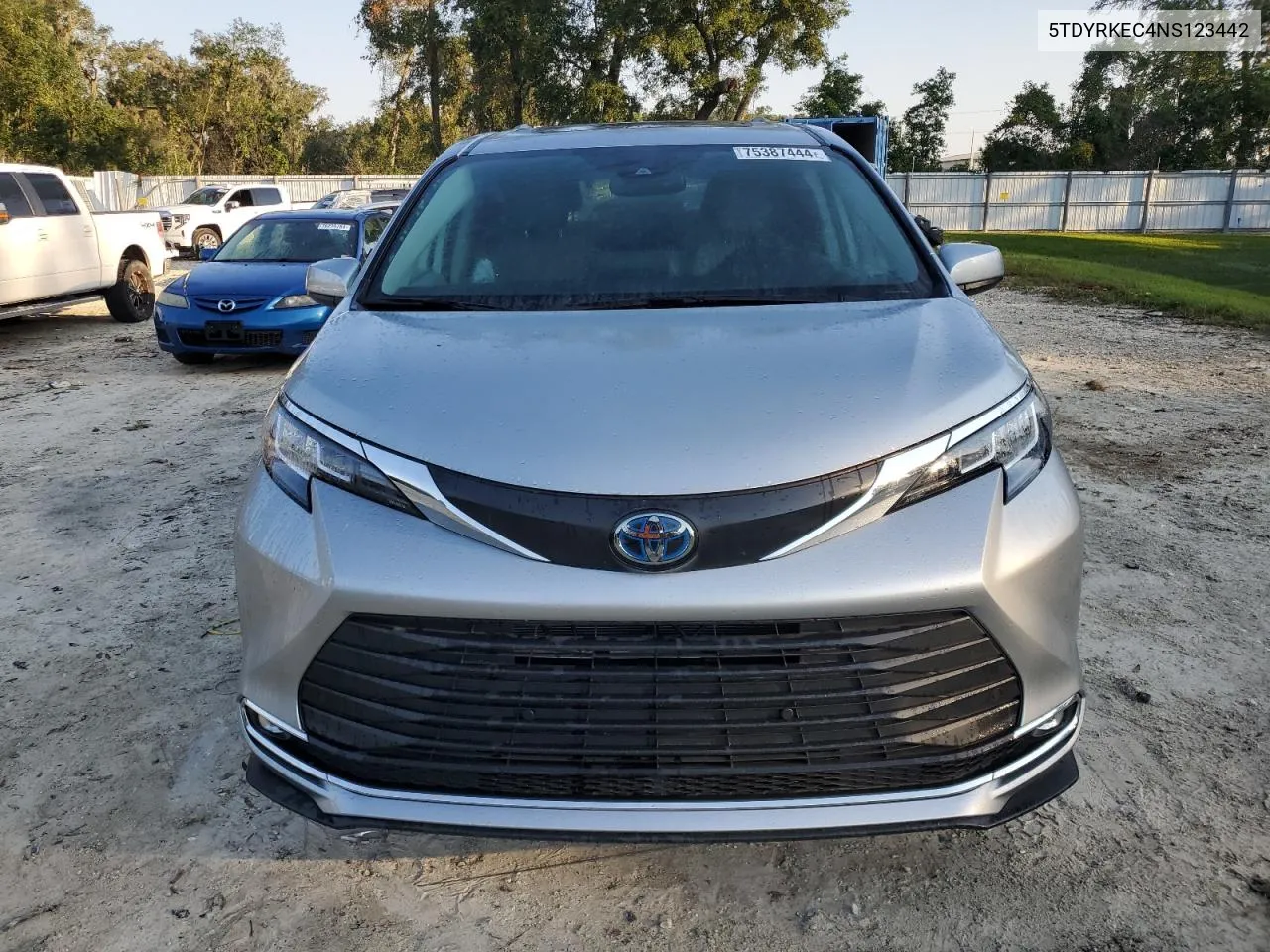 2022 Toyota Sienna Xle VIN: 5TDYRKEC4NS123442 Lot: 75387444