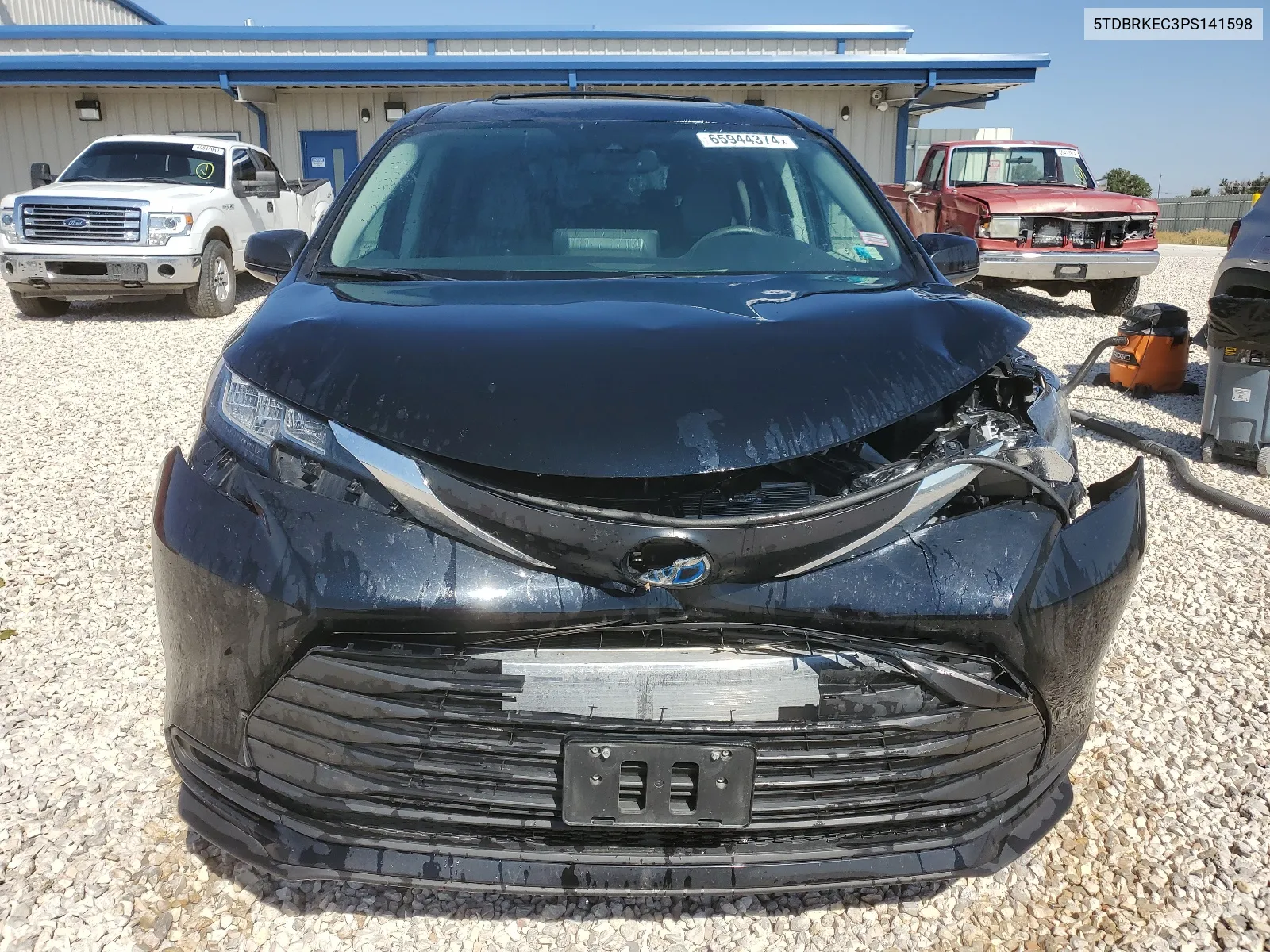 5TDBRKEC3PS141598 2023 Toyota Sienna Le